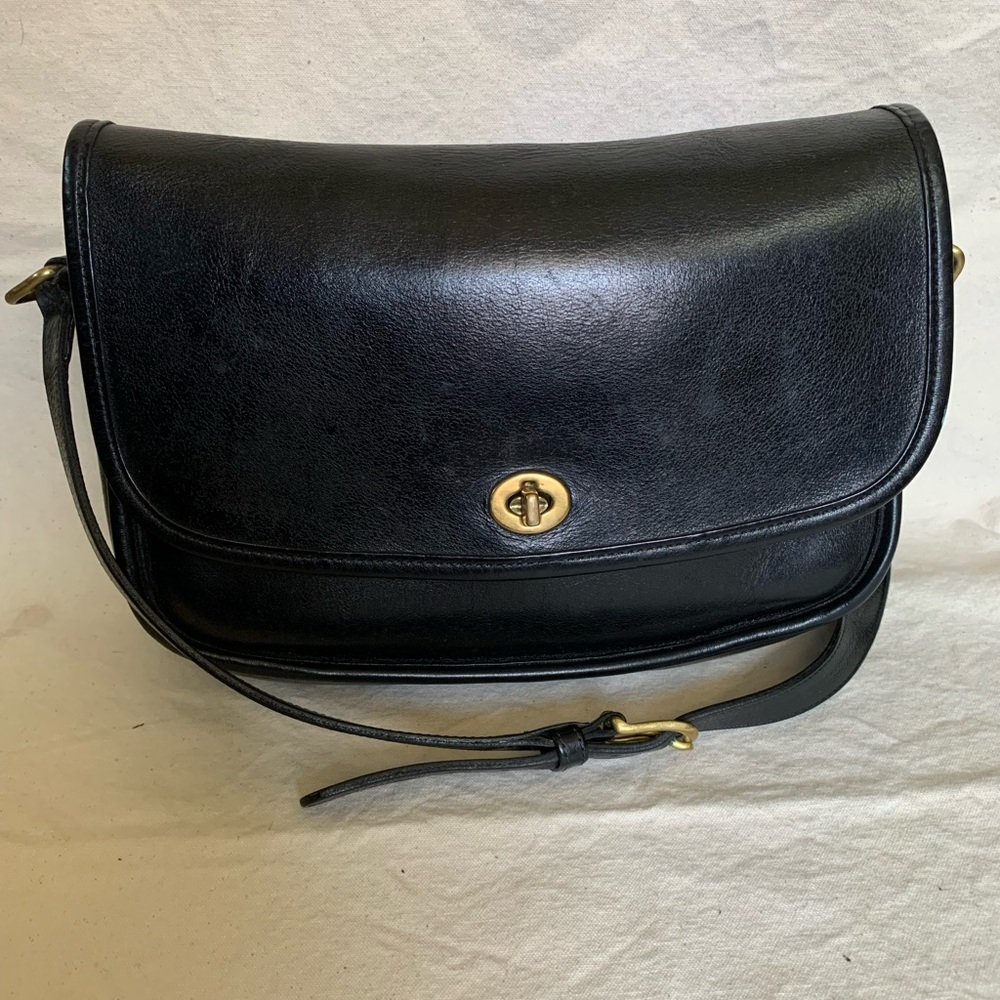 Vintage Coach Black Leather cross body city style bag